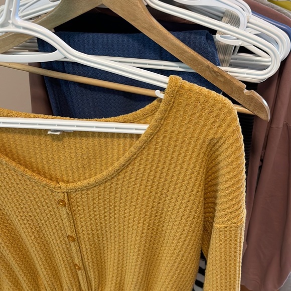 Yellow knit top - Picture 1 of 2